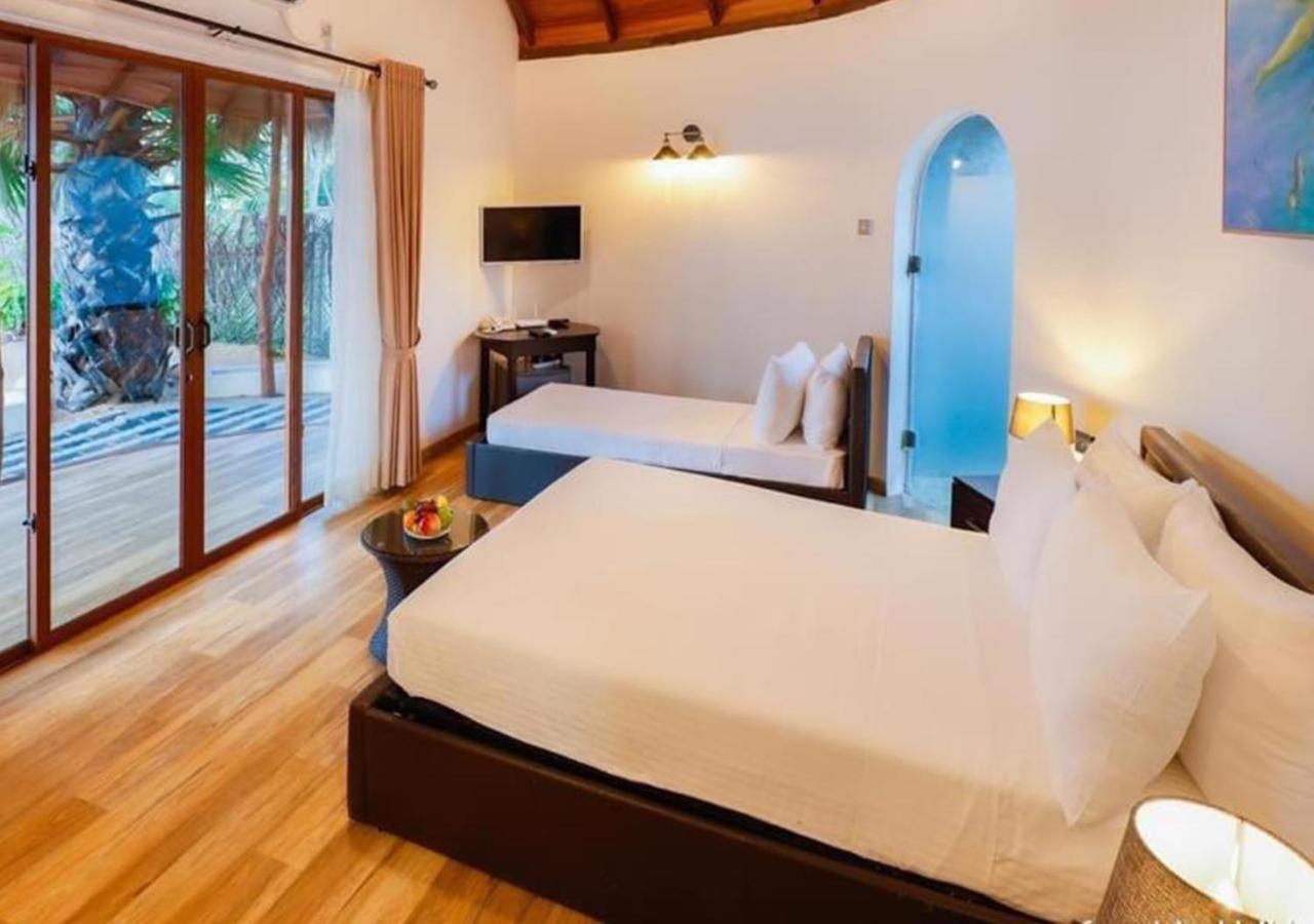 The Blue Lagoon Resort Калпития Екстериор снимка