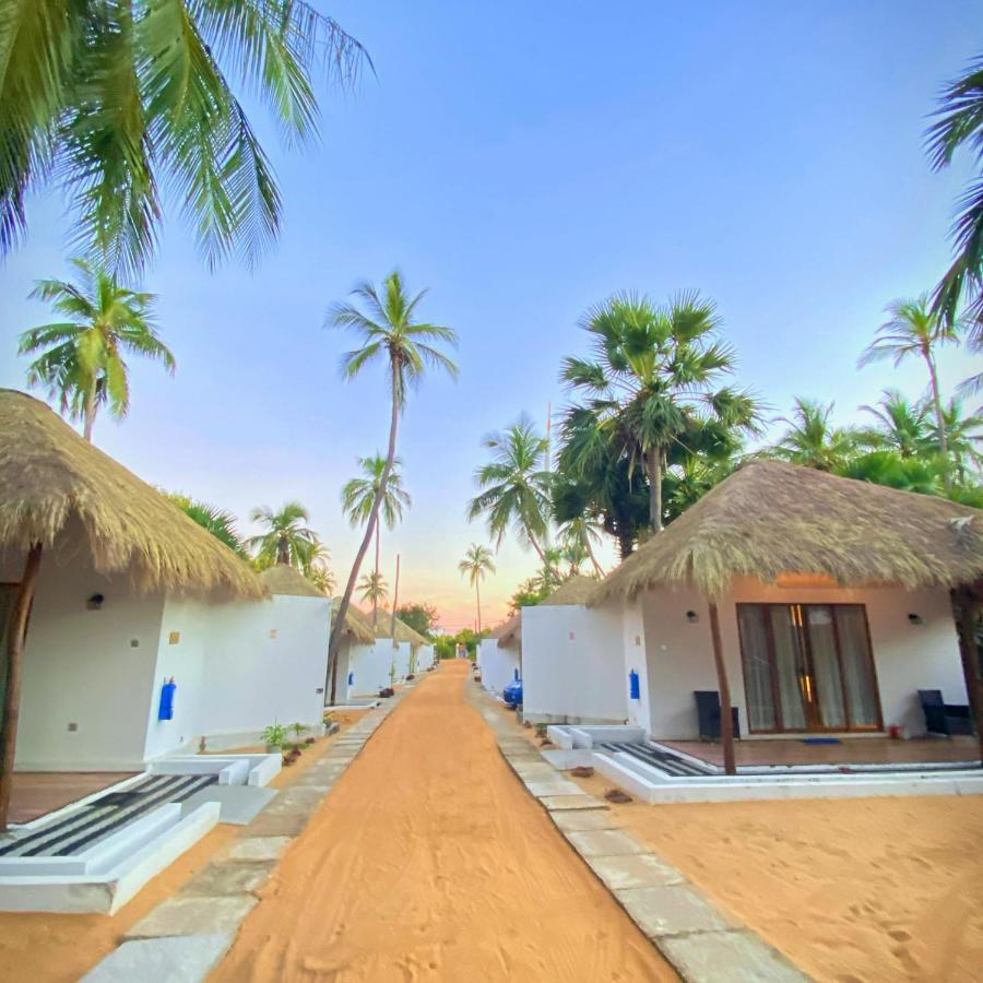 The Blue Lagoon Resort Калпития Екстериор снимка