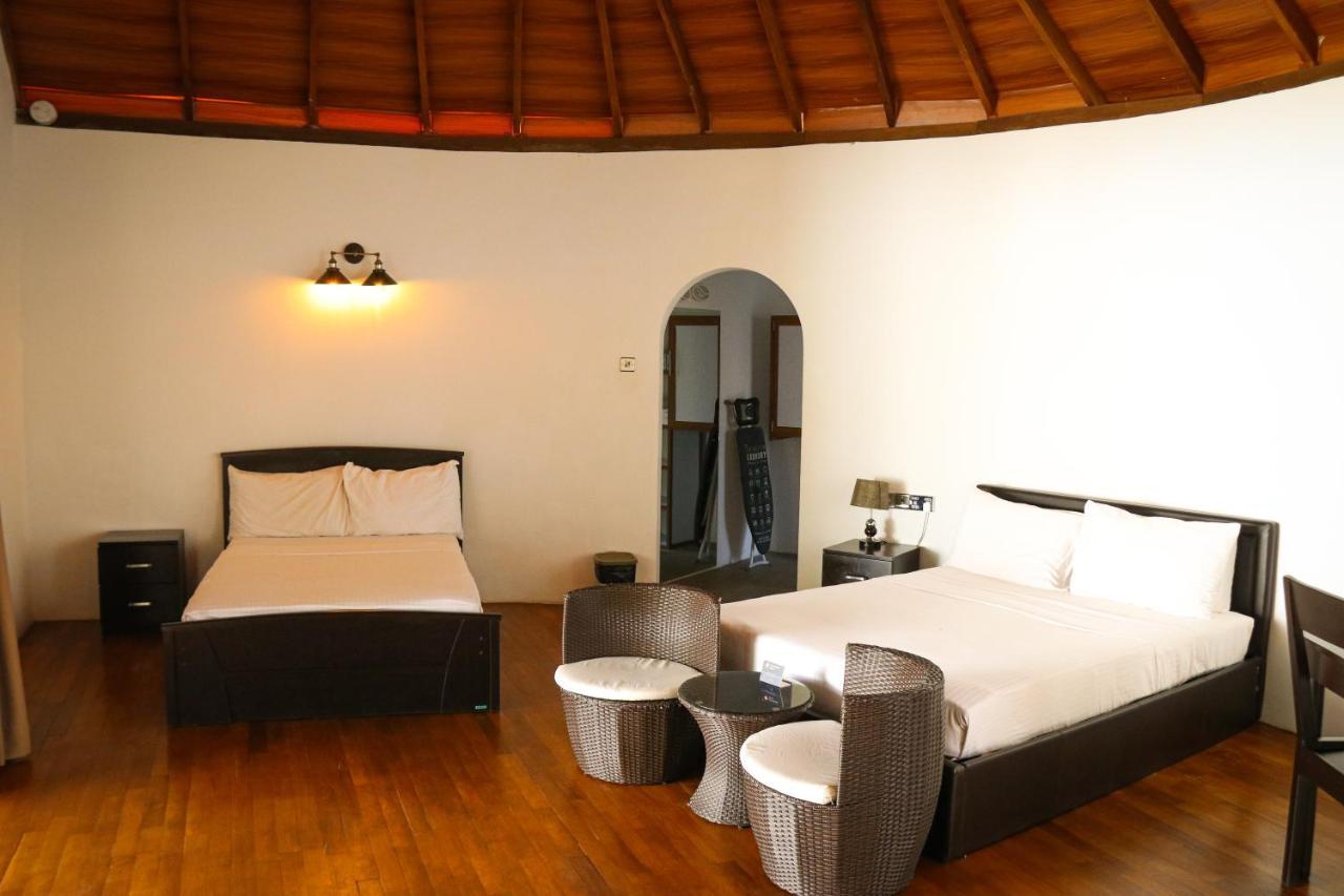 The Blue Lagoon Resort Калпития Екстериор снимка