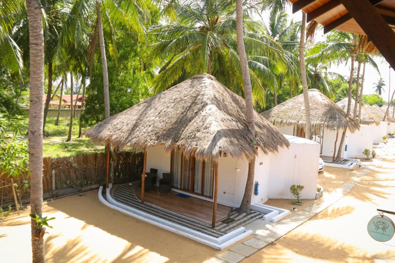 The Blue Lagoon Resort Калпития Екстериор снимка