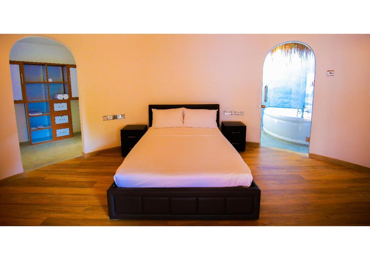 The Blue Lagoon Resort Калпития Екстериор снимка