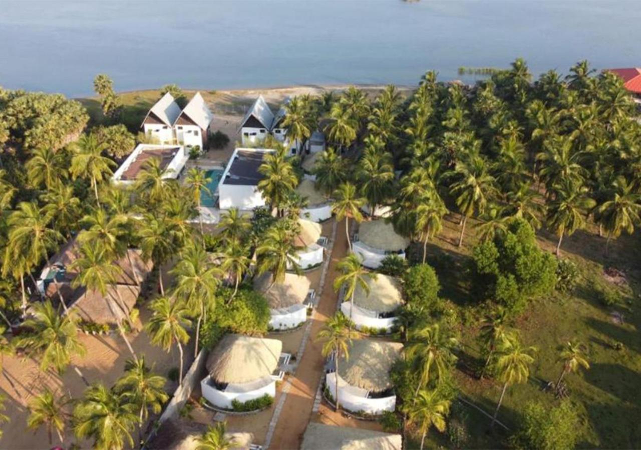 The Blue Lagoon Resort Калпития Екстериор снимка